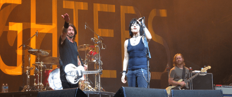 joan jett foo fighters, joan jett music midtown, dave grohl